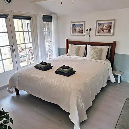 Bed & Bentwoud Benthuizen